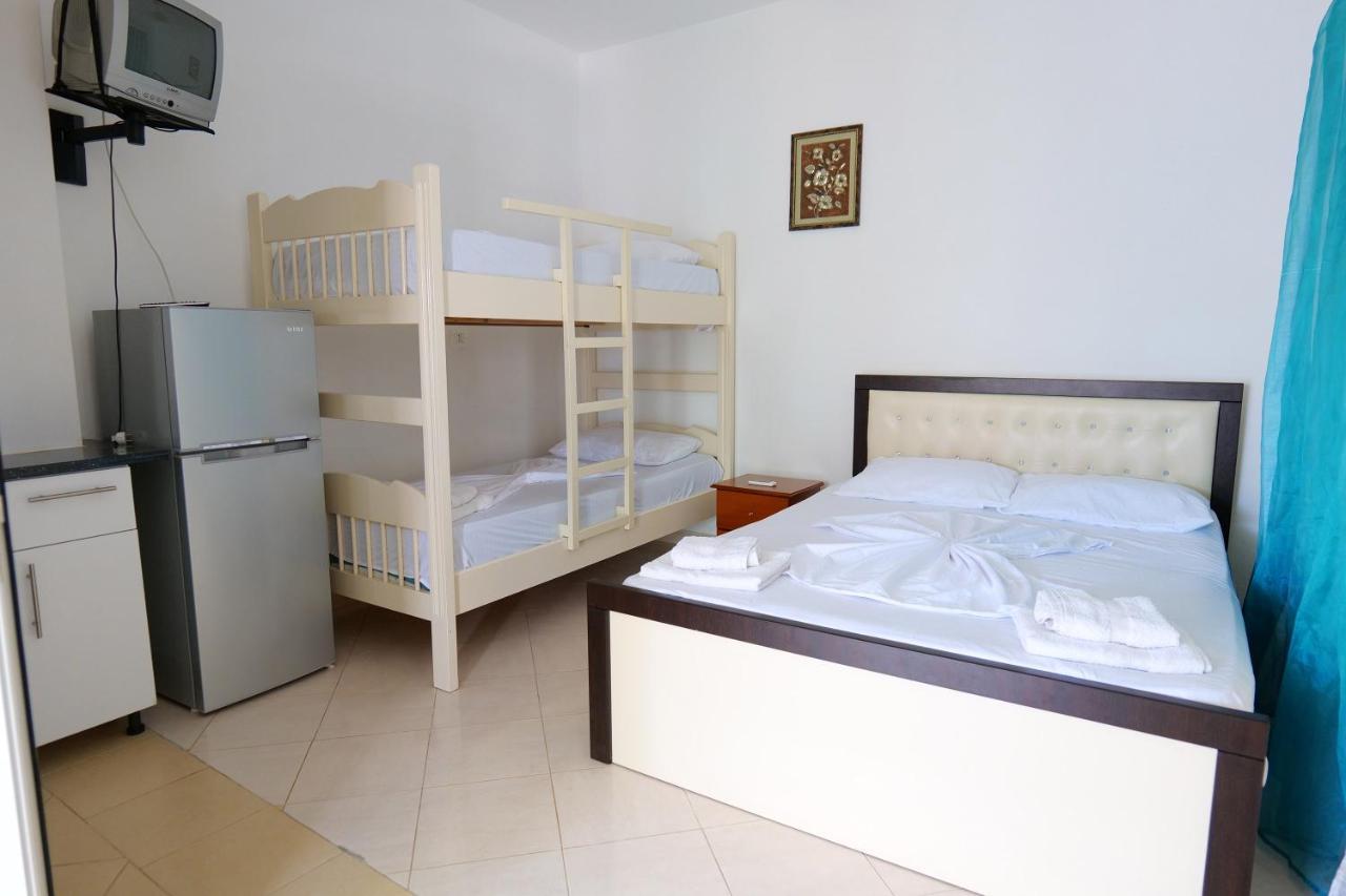 Vila Fredi Ksamil Exterior foto